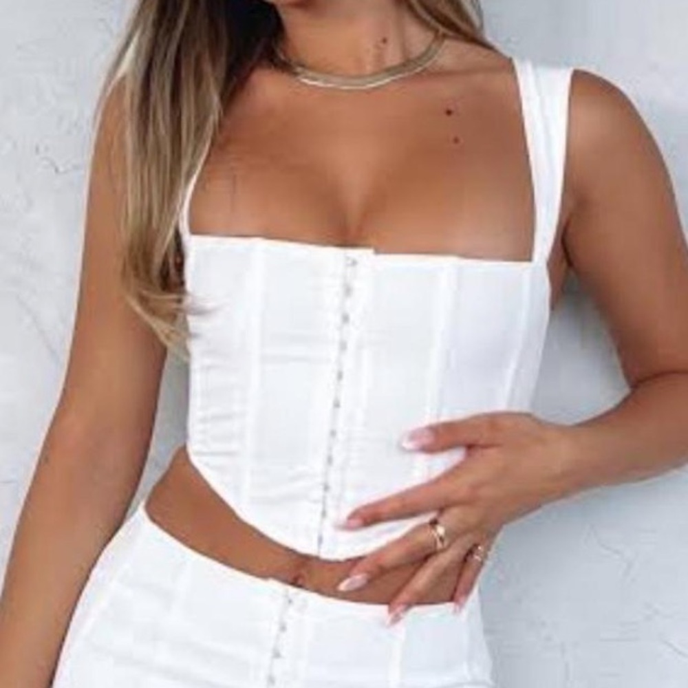 Listen carefully bustier white fox size:small